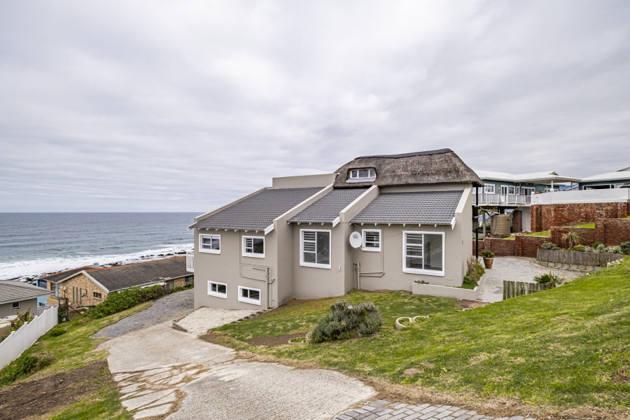 4 Bedroom Property for Sale in Seaview Eastern Cape